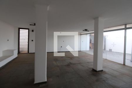 Casa à venda com 323m², 3 quartos e 4 vagasSalão de Festas