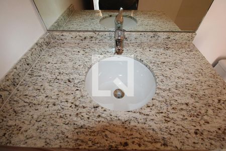 Casa à venda com 323m², 3 quartos e 4 vagasBanheiro da Suíte 1