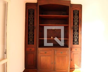 Casa à venda com 323m², 3 quartos e 4 vagasAntessala (1º andar)