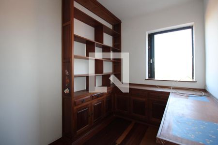 Casa à venda com 323m², 3 quartos e 4 vagasEscritório 2