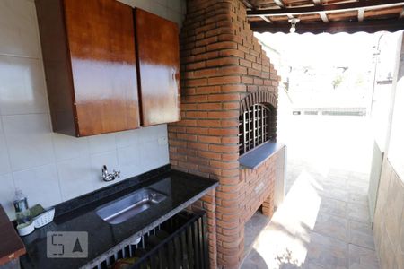 Casa para alugar com 250m², 3 quartos e 2 vagasChurrasqueira