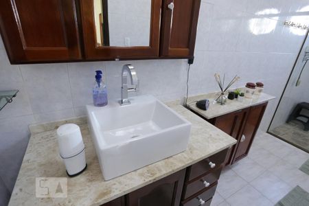 Casa para alugar com 250m², 3 quartos e 2 vagasBanheiro 1