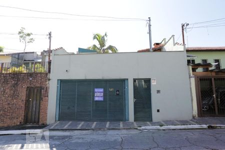 Casa para alugar com 250m², 3 quartos e 2 vagasFachada