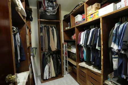 Casa para alugar com 250m², 3 quartos e 2 vagasCloset
