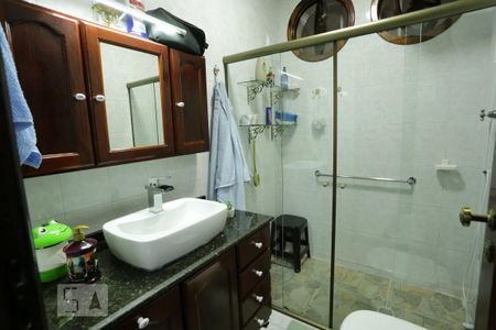 Casa para alugar com 250m², 3 quartos e 2 vagasBanheiro 2
