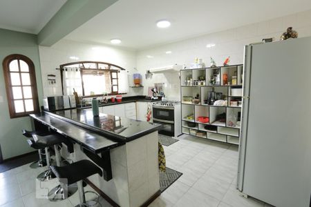 Casa para alugar com 250m², 3 quartos e 2 vagasCozinha
