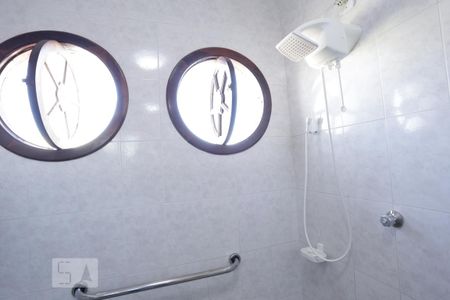 Casa para alugar com 250m², 3 quartos e 2 vagasBanheiro 1