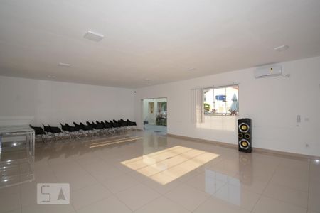 Apartamento para alugar com 44m², 2 quartos e 1 vagaÁrea comum - Salão de festas