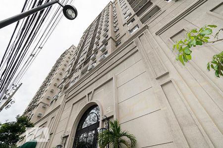 Apartamento à venda com 60m², 2 quartos e 1 vagaFachada