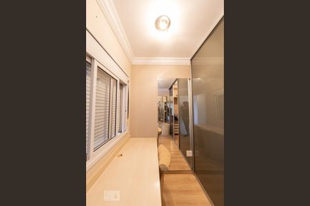 Casa de condomínio à venda com 395m², 4 quartos e 8 vagas Casa de condomínio à venda com 395m², 4 quartos e 8 vagasCloset/Quarto/escritório