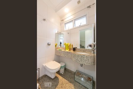 Lavabo de casa de condomínio à venda com 4 quartos, 395m² em Vila Bertioga, São Paulo