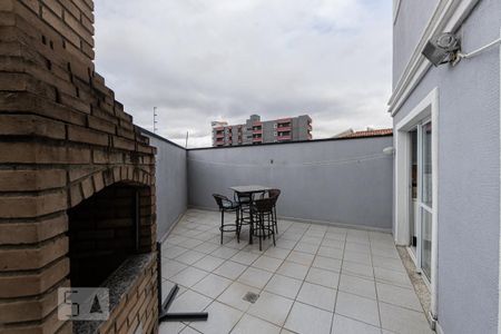 Casa de condomínio à venda com 395m², 4 quartos e 8 vagas Casa de condomínio à venda com 395m², 4 quartos e 8 vagasÁrea comum - Churrasqueira