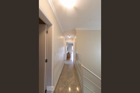 Corredor de casa de condomínio à venda com 4 quartos, 395m² em Vila Bertioga, São Paulo