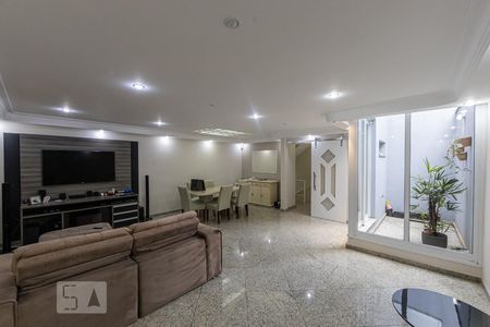 Sala de casa de condomínio à venda com 4 quartos, 325m² em Vila Bertioga, São Paulo