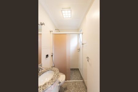 Casa de condomínio à venda com 395m², 4 quartos e 8 vagas Casa de condomínio à venda com 395m², 4 quartos e 8 vagasBanheiro Social