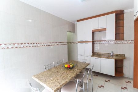 Casa à venda com 100m², 2 quartos e 2 vagasCozinha