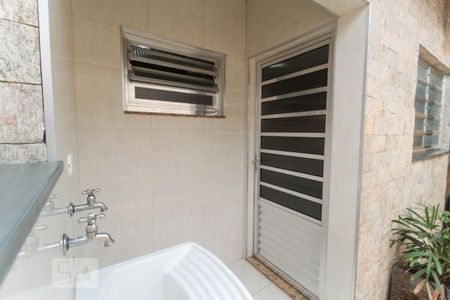 Casa à venda com 100m², 2 quartos e 2 vagasÁrea de serviço