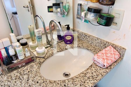 Apartamento à venda com 70m², 2 quartos e 1 vaga Apartamento à venda com 70m², 2 quartos e 1 vagaBanheiro da Suíte