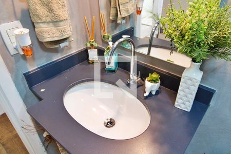 Apartamento à venda com 70m², 2 quartos e 1 vaga Apartamento à venda com 70m², 2 quartos e 1 vagaBanheiro