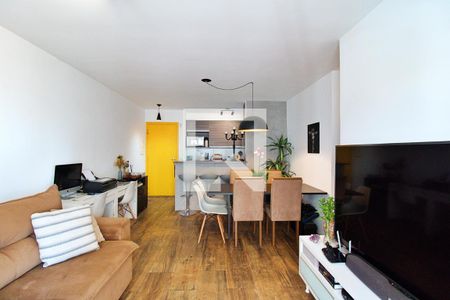 Sala de apartamento à venda com 2 quartos, 70m² em Vila Suzana, São Paulo