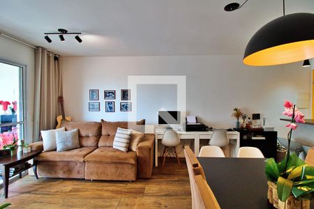 Apartamento à venda com 70m², 2 quartos e 1 vaga Apartamento à venda com 70m², 2 quartos e 1 vagaSala