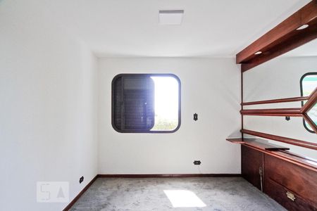 Apartamento para alugar com 165m², 4 quartos e 2 vagasQuarto