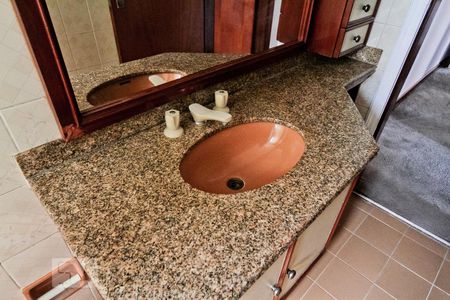 Apartamento para alugar com 165m², 4 quartos e 2 vagasBanheiro