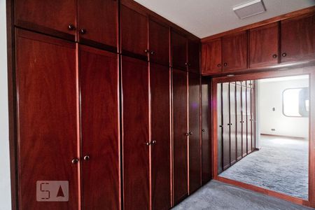 Apartamento para alugar com 165m², 4 quartos e 2 vagasQuarto