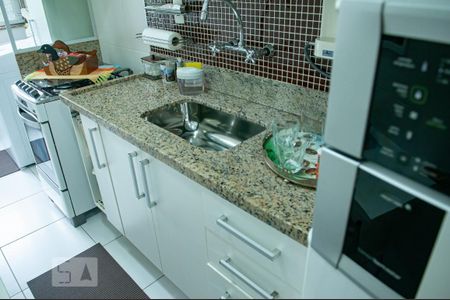 Apartamento à venda com 66m², 2 quartos e 1 vagaCozinha e Área de Serviço