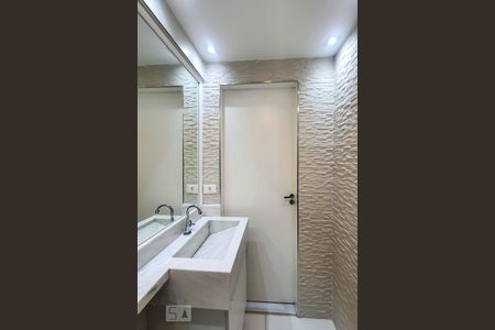 Apartamento para alugar com 28m², 1 quarto e sem vaga Apartamento para alugar com 28m², 1 quarto e sem vagaBanheiro