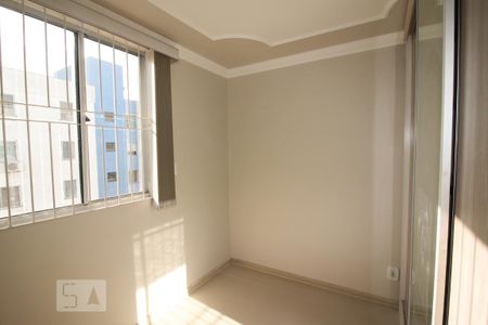 Quarto 1 de apartamento para alugar com 2 quartos, 40m² em Rubem Berta, Porto Alegre