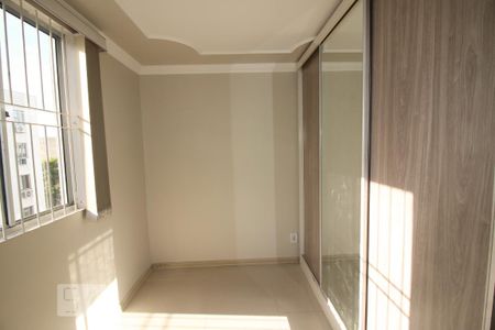 Quarto 1 de apartamento para alugar com 2 quartos, 40m² em Rubem Berta, Porto Alegre