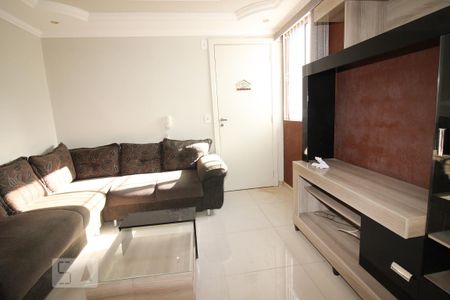 Sala de apartamento para alugar com 2 quartos, 40m² em Rubem Berta, Porto Alegre