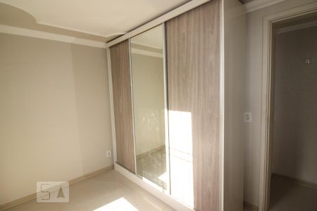 Quarto 1 de apartamento para alugar com 2 quartos, 40m² em Rubem Berta, Porto Alegre
