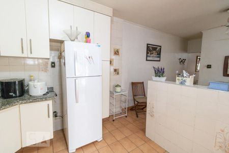 Casa à venda com 130m², 3 quartos e 2 vagas Casa à venda com 130m², 3 quartos e 2 vagasCozinha