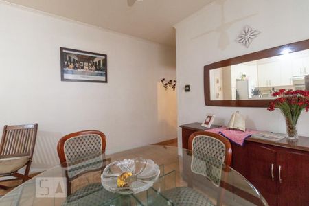 Casa à venda com 130m², 3 quartos e 2 vagas Casa à venda com 130m², 3 quartos e 2 vagasCopa