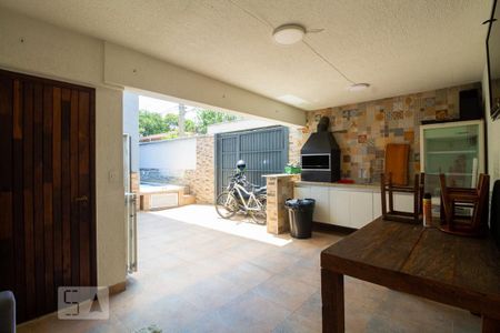 Casa à venda com 280m², 3 quartos e 2 vagasChurrasqueira