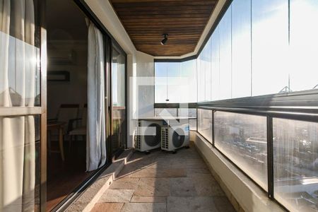 Apartamento para alugar com 144m², 3 quartos e 3 vagasSacada