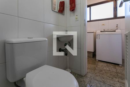 Apartamento para alugar com 144m², 3 quartos e 3 vagasBanheiro de Serviço