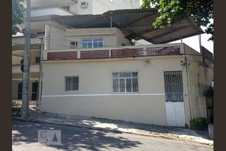Casa para alugar com 160m², 3 quartos e sem vaga Casa para alugar com 160m², 3 quartos e sem vagaFachada