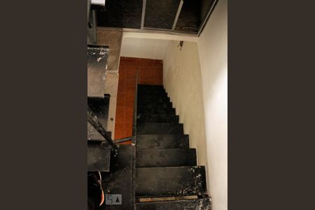 Casa para alugar com 160m², 3 quartos e sem vagaEscada para o Terraço