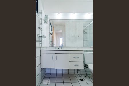 Apartamento à venda com 36m², 1 quarto e 1 vaga Apartamento à venda com 36m², 1 quarto e 1 vagaBanheiro da suíte