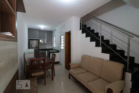 Sala de casa para alugar com 2 quartos, 79m² em Penha de França, São Paulo