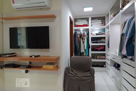 Casa de condomínio à venda com 240m², 3 quartos e sem vagaQuarto Suíte 1