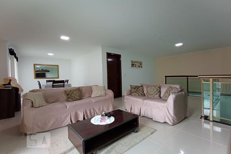 Casa de condomínio à venda com 240m², 3 quartos e sem vagaSala 2