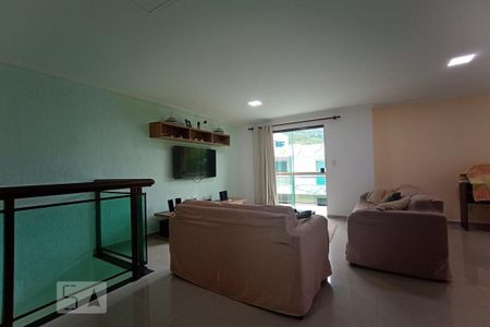 Casa de condomínio à venda com 240m², 3 quartos e sem vagaSala 2