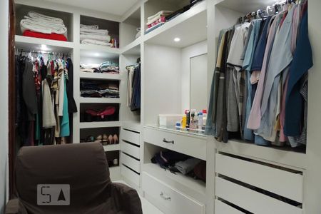 Casa de condomínio à venda com 240m², 3 quartos e sem vagaCloset do quarto 2