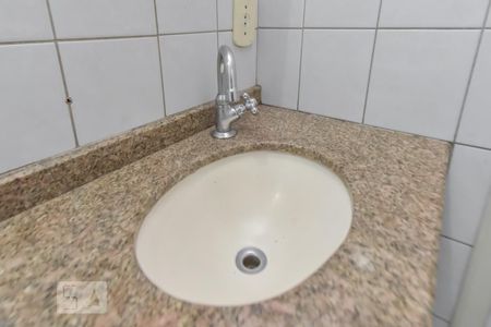 Banheiro de kitnet/studio à venda com 1 quarto, 27m² em Vila Buarque, São Paulo