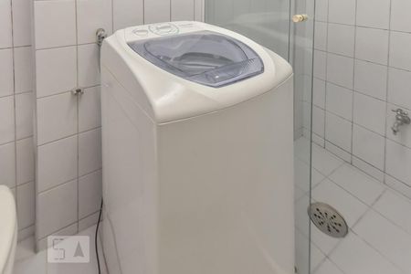 Banheiro de kitnet/studio à venda com 1 quarto, 27m² em Vila Buarque, São Paulo