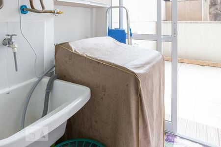 Apartamento à venda com 75m², 2 quartos e 1 vagaÁrea de Serviço